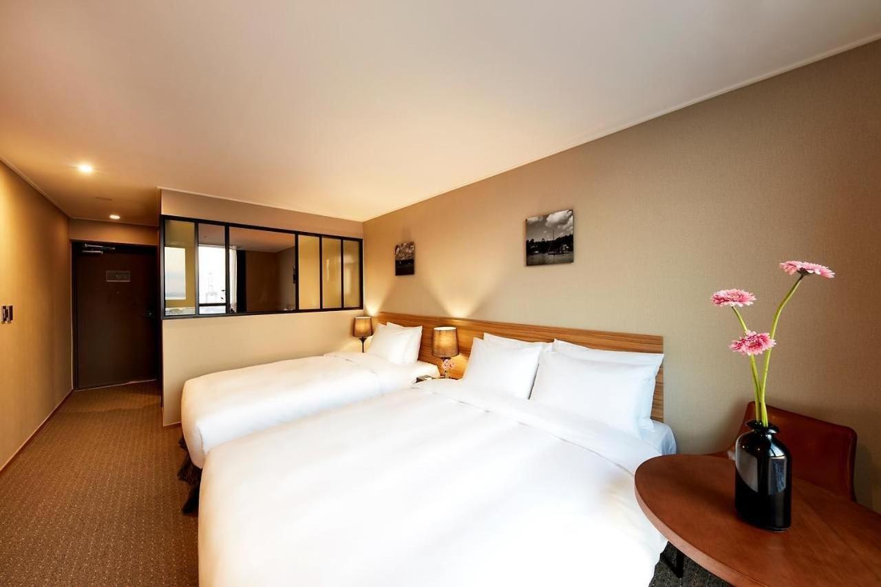 Golden Harbor Hotel Pyeongtaek Buitenkant foto