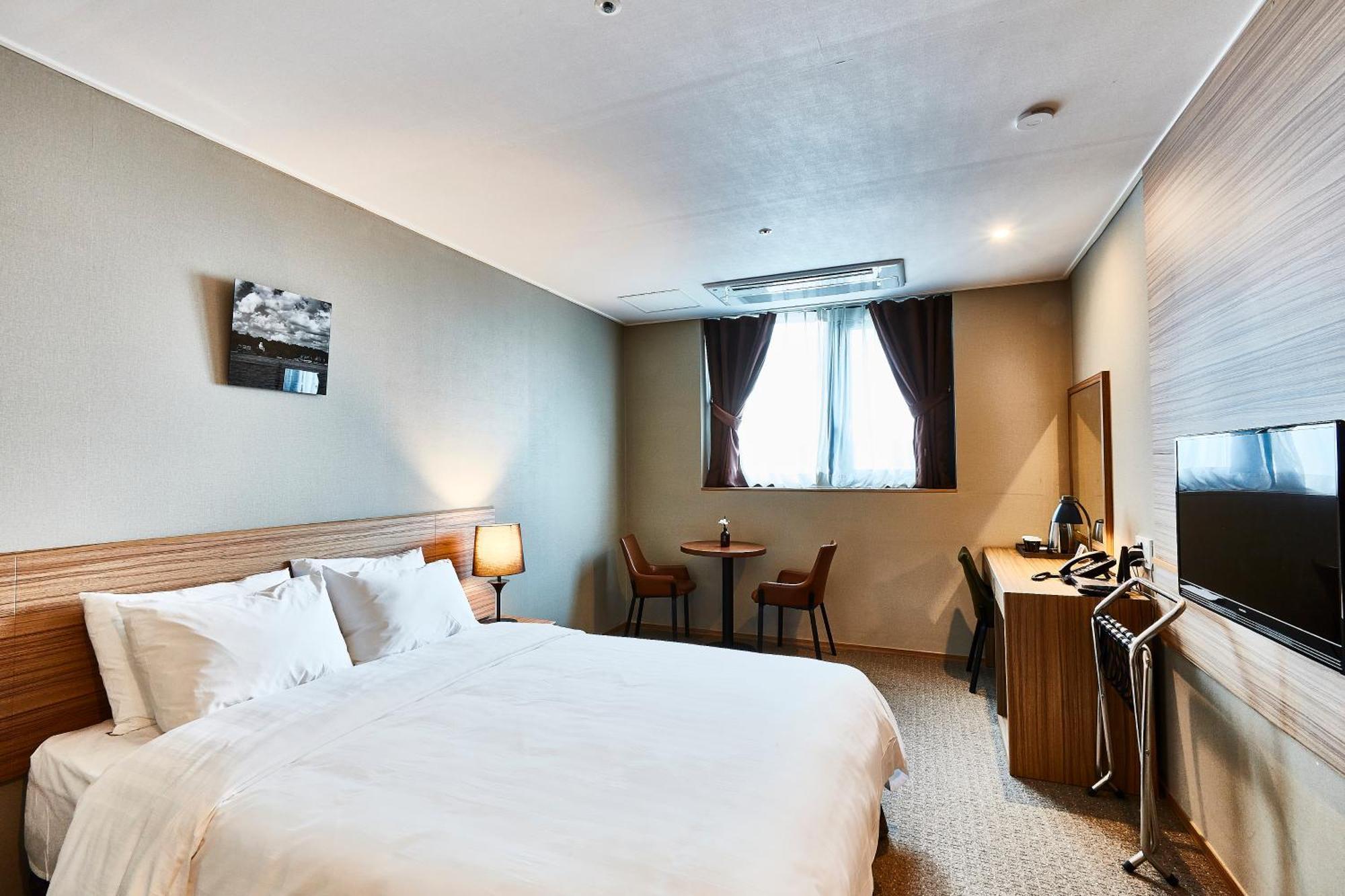 Golden Harbor Hotel Pyeongtaek Buitenkant foto
