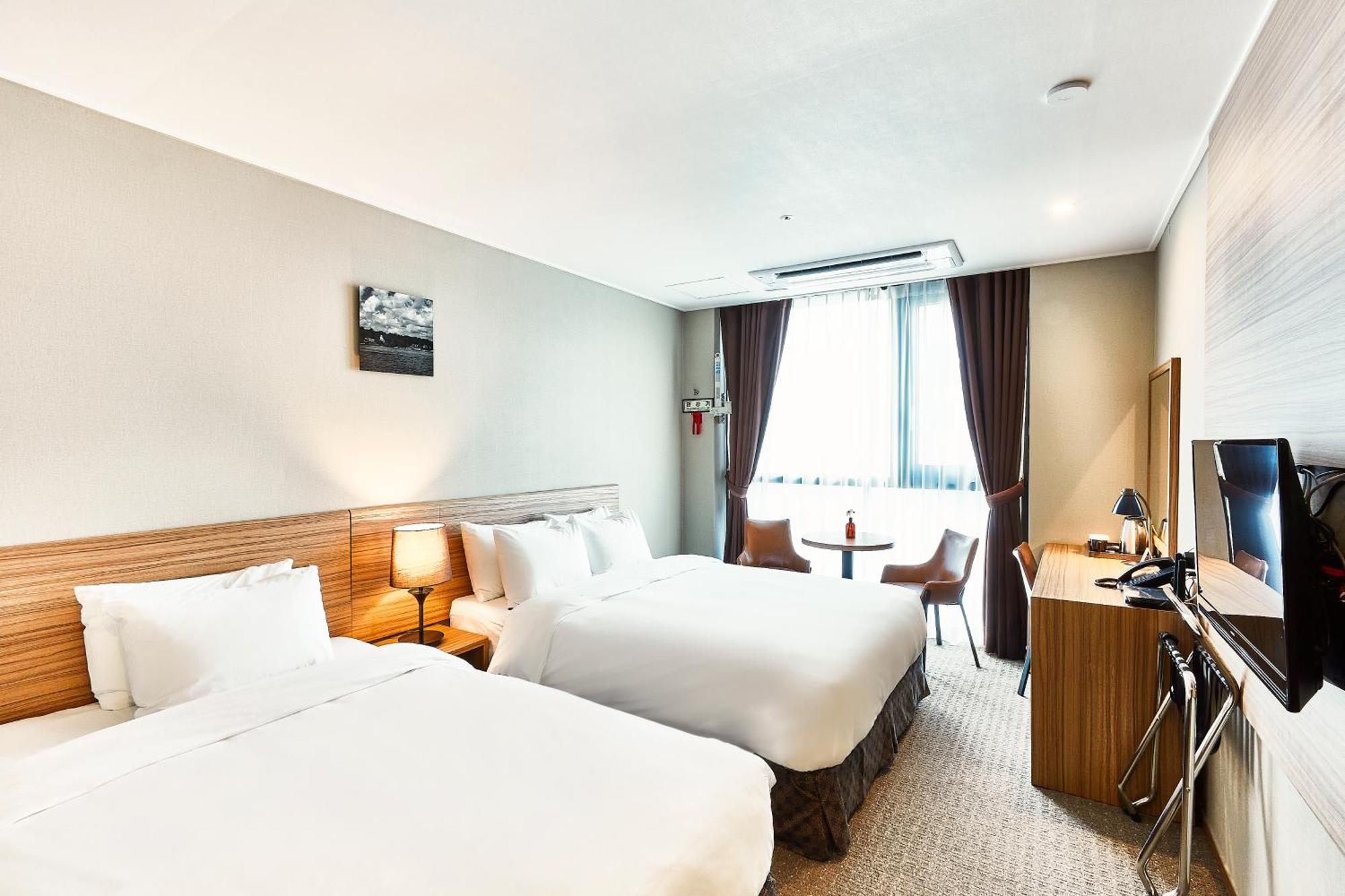 Golden Harbor Hotel Pyeongtaek Buitenkant foto