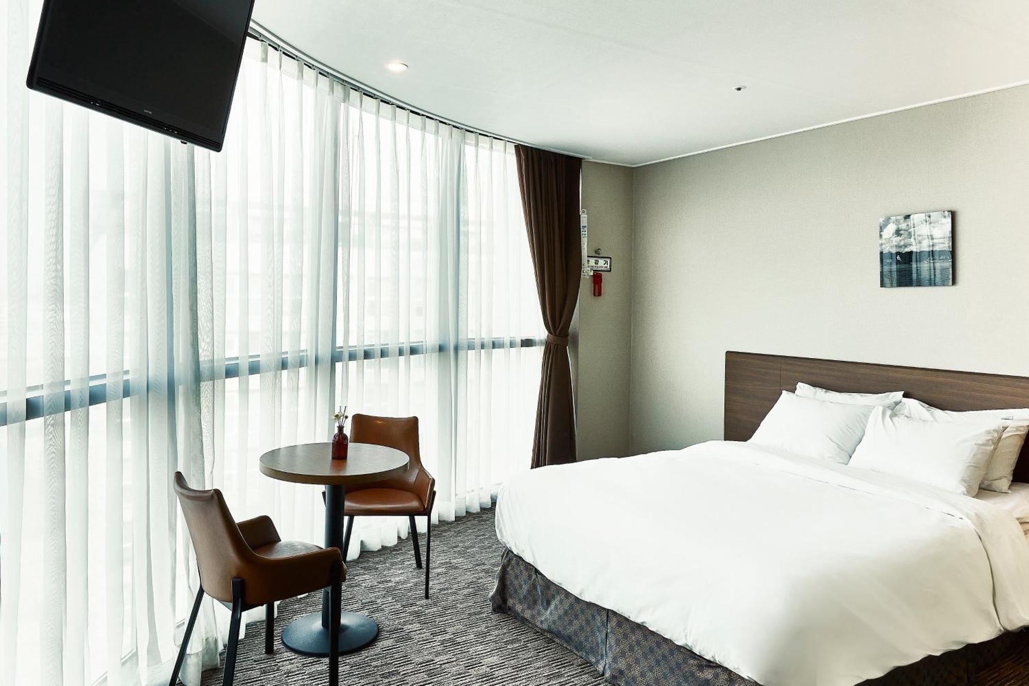 Golden Harbor Hotel Pyeongtaek Buitenkant foto