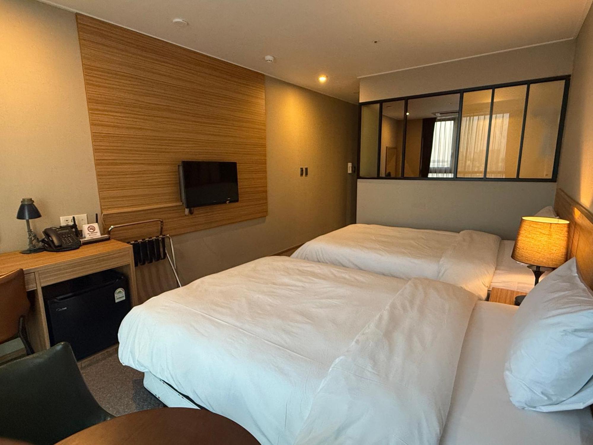 Golden Harbor Hotel Pyeongtaek Buitenkant foto